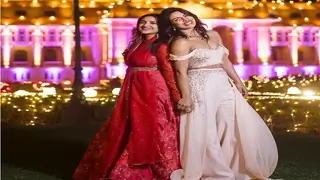 Parineeti's UNSEEN PICTURE with Priyanka Chopra Goes VIRAL! Thumbnail