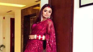 #Stylebuzz : Parul Chauhan opts for a mix of western and traditional, SHINES in a Saree-Gown! thumbnail
