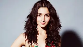 Alia Bhatt buys a new home in Juhu. Can you guess the hefty price? Thumbnail