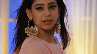 Makers arrange a shayari tutor for Niti for her character