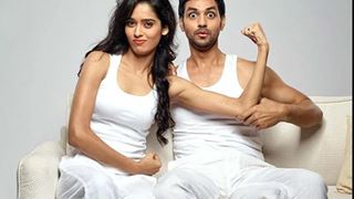 When Shakti Arora turned Hair Dresser for wife Neha Saxena thumbnail