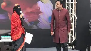 Rahman DEFENDS daughter's niqab against Twitteratis!