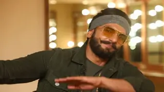 Ranveer Singh REVEALS Gully Boy gets a THUMBS UP by THIS person Thumbnail