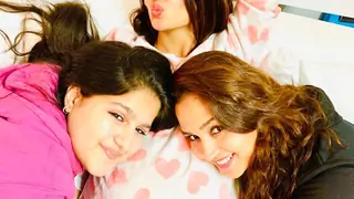 [PICS] Surveen Chawla gets her pyjama themed baby shower Thumbnail