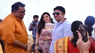 Bhushan Kumar seeks BLESSINGS of Lord Saraswati for upcoming projects Thumbnail