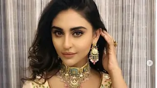 Even Allergy couldn't Stop Krystle Dsouza from attending Ekta Kapoor's  function Thumbnail