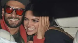 Ranveer Singh Addresses Deepika with a SPECIAL Name; VIDEO Goes Viral Thumbnail