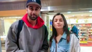 Alia Bhatt on a LOVING Date with Ranbir in Switzerland: PIC Goes VIRAL Thumbnail