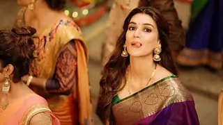 Kriti Sanon rakes in Rave Reviews for her performance in Luka Chuppi Thumbnail
