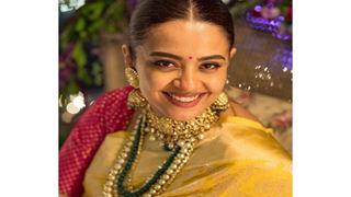 Mom to be Surveen Chawla flaunts her Pregnancy Glow in her Godhbharai Ceremony; Pictures Inside!