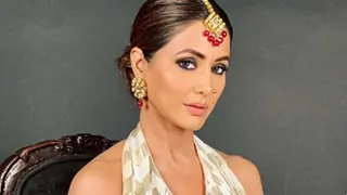Hina Khan's latest post from 'Kasautii Zindagii Kay 2' sets cannot be MISSED Thumbnail
