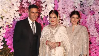 Things awkward between Akshay and Rekha at Ambani reception? Find out Thumbnail