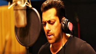 Salman Khan spreads his CHARM with 'Main Taare' from Notebook