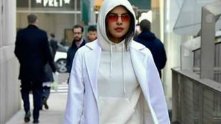 #Stylebuzz: Priyanka Chopra's All White Avatar From NYC Streets....
