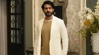 Not comfortable doing bold scenes in web series, says Hiten Tejwani Thumbnail
