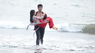 Guddan Battles Aquaphobia while shooting for an upcoming sequence of the show! Thumbnail