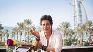 Shah Rukh Khan EXPLORES Dubai's City Walk