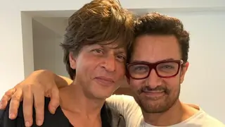 WATCH: Here's why Aamir Khan refused to eat at Shah Rukh Khan's house Thumbnail