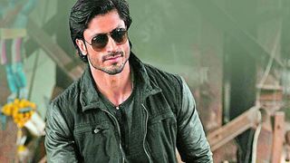 Vidyut doesn't follow ANYONE on Instagram; Actor REVEALES...