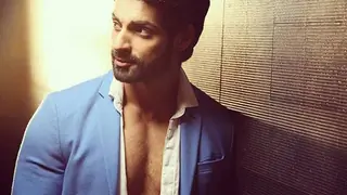 This Bollywood actor gets roped in opposite Karan Wahi in Voot Series... Thumbnail
