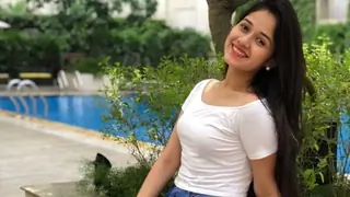 Jannat Zubair Rahmani Scores 81% in HSC; Shows Fine Art of Balancing Academics & Profession! Thumbnail