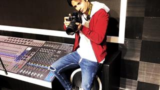 Zaan Khan learns Photography for Zee TV’s Hamari Bahu Silk