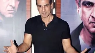 In-spite of 17 stitches Ronit Roy continues to shoot for Hotstar's Hostages Thumbnail
