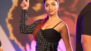  Divya Agrawal Suffers Injury During Shooting of Ragini MMS Returns 2! Thumbnail