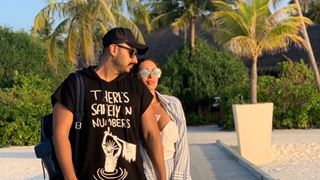 Malaika Arora shares a loved-up picture with Arjun Kapoor! Is it official?
