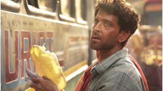 Hrithik Roshan hailed for his stellar performance in Super 30!