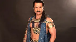  Rohit Roy Feels Unfortunate for Not Doing Porus! Thumbnail