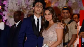 Is Aryan Khan Dating a London based blogger? Reportedly Gauri Khan approves!