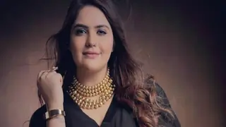 Kullfi Kumar Bajewala actress Anjali Anand body shamed; She teaches the troll a lesson Thumbnail