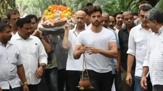 Hrithik-Rakesh-Suzzane and others bid a Final Good-Bye to J Om Prakash Thumbnail