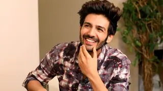 Catch-up with Kartik Aaryan's unfiltered life on his own YouTube Channel! Thumbnail