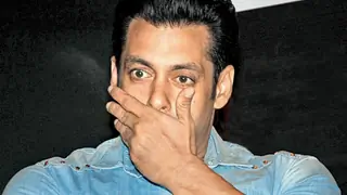 Salman Khan mired in Legal Trouble: Allegedly misbehaved with a Journalist, Court orders Inquiry