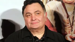 Rishi Kapoor geared up to sign multiple projects! Thumbnail