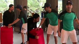 Kunal Kemmu and Varun Dhawan fight over a bag! Watch the video below…