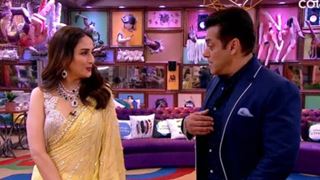 BB13: Madhuri Dixit Recreates ‘Didi Tera Dewar’ With Salman While Taking a Tour of The House