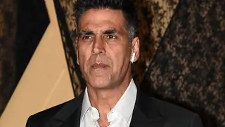 Akshay Kumar to play a villain in Dhoom 4? YRF announces… Thumbnail