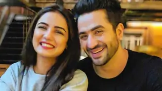 Jasmin Bhasin Denies Being in a Relationship With Aly Goni Thumbnail