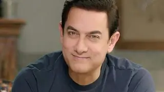 Aamir Khan is back with another Christmas release; Drops the logo of Laal Singh Chaddha! Thumbnail