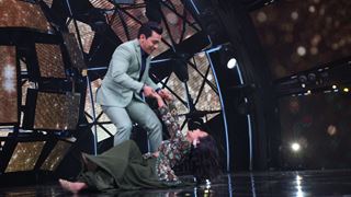 Indian Idol 11: Neha Kakkar's Fall Becomes Funniest Moment on the Set!