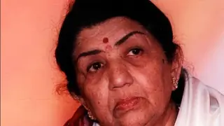 Update: Lata Mangeshkar is Stable But Still In The Hospital Thumbnail