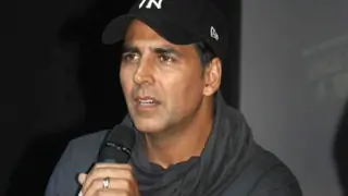 Furious Akshay Kumar Asks Netizens about their Contribution to the government! Thumbnail