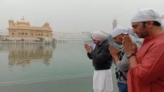 Jimmy Sheirgill, Sharad Kelkar & Sushant Singh Seek Blessings at Golden Temple Ahead of Rangbaaz Phirse's Release! Thumbnail