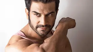 Sharad Kelkar Reveals Why He Rejected Bigg Boss Every Year! Thumbnail