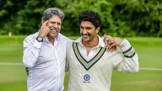 Ranveer shares Unseen pictures with a Heartfelt Message for Kapil Dev Thumbnail