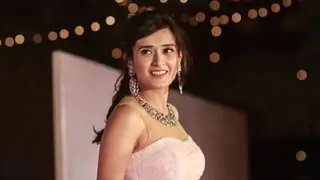 Pankhuri Awasthy On Refusing To Do Bold Scenes in Web Shows Thumbnail