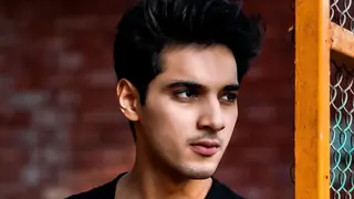 Mohit Duseja Bags Mahesh Pandey’s Series! Thumbnail